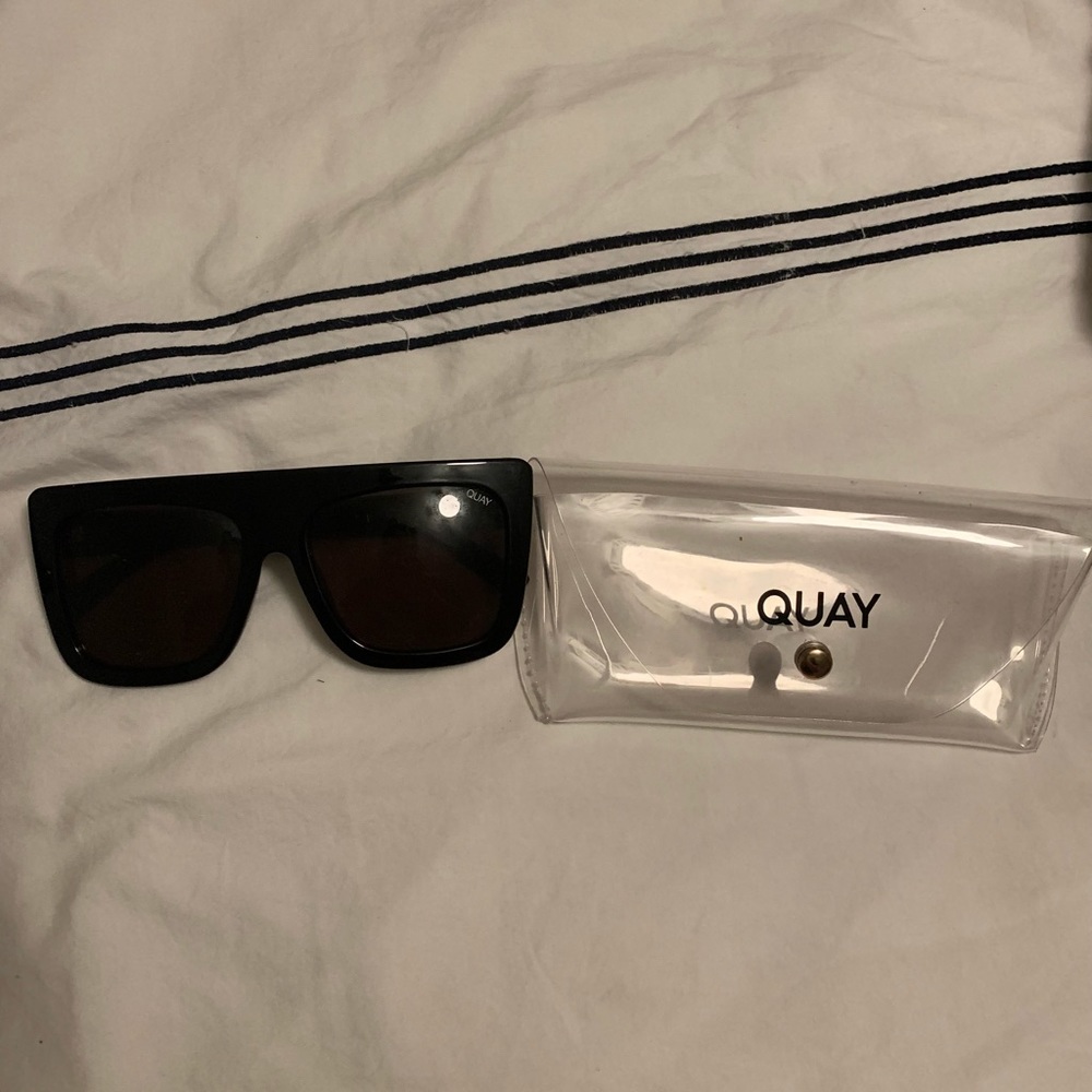 Quay black sunglasses